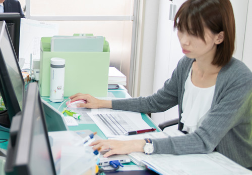 社会保険-サービスの流れ-4-社員情報の共有